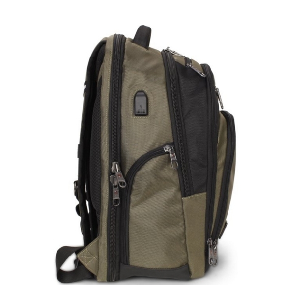Swiss Tech Bags Swisstech Urban Trek 8 Travel Backpack With Usb